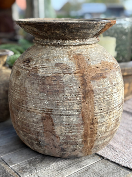 Round Nepalese pot