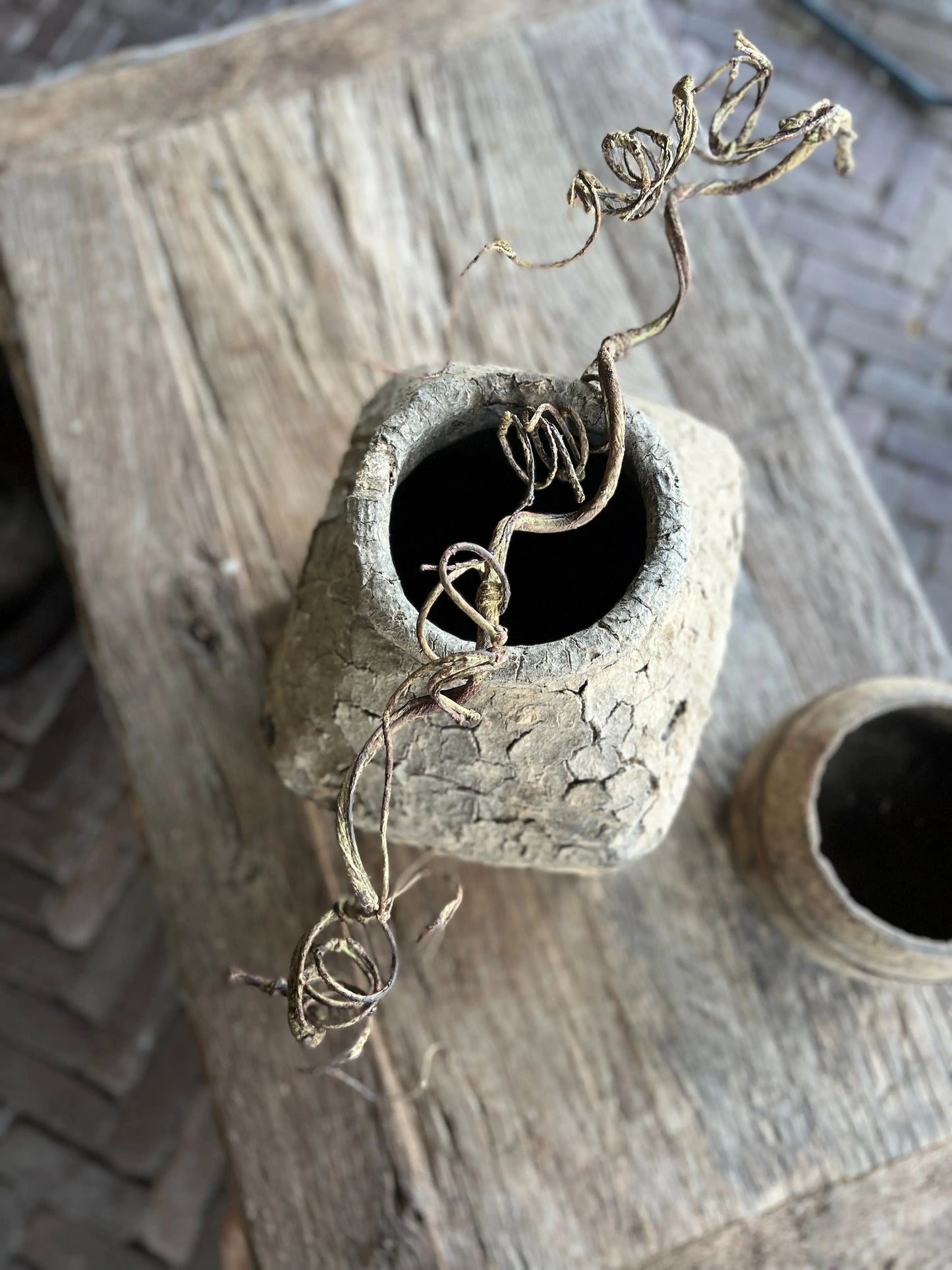 Artificial branch twisted 95 cm.