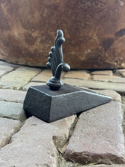 Smeedijzeren deurstopper met speervormig ornament