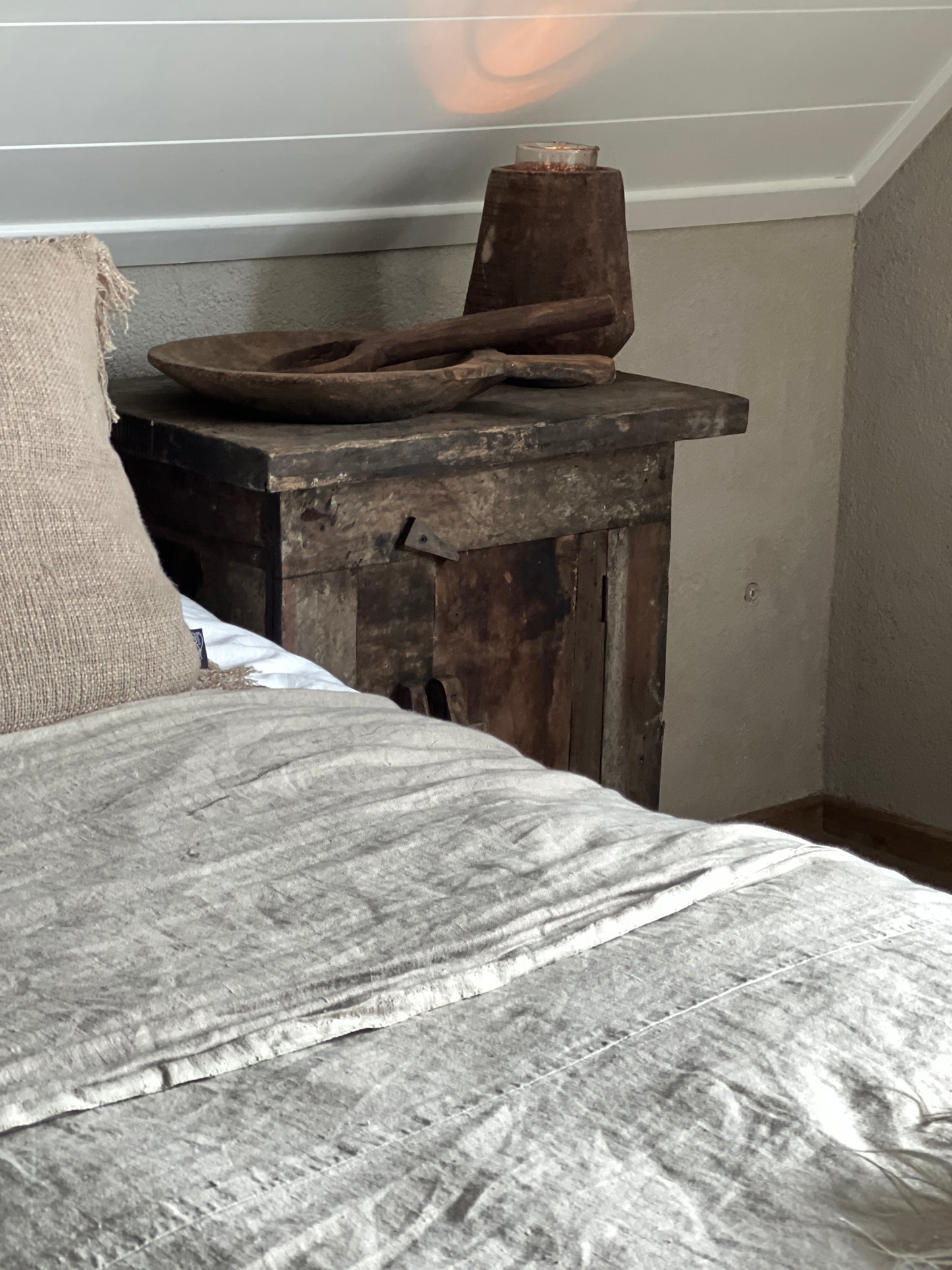 Old Barn bedside table