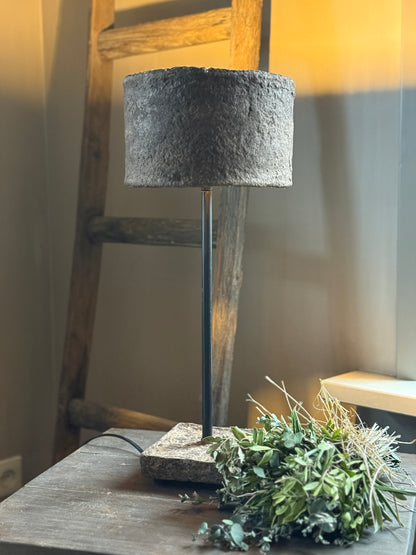 "Purna" table lamp with clay shade – (iron table)