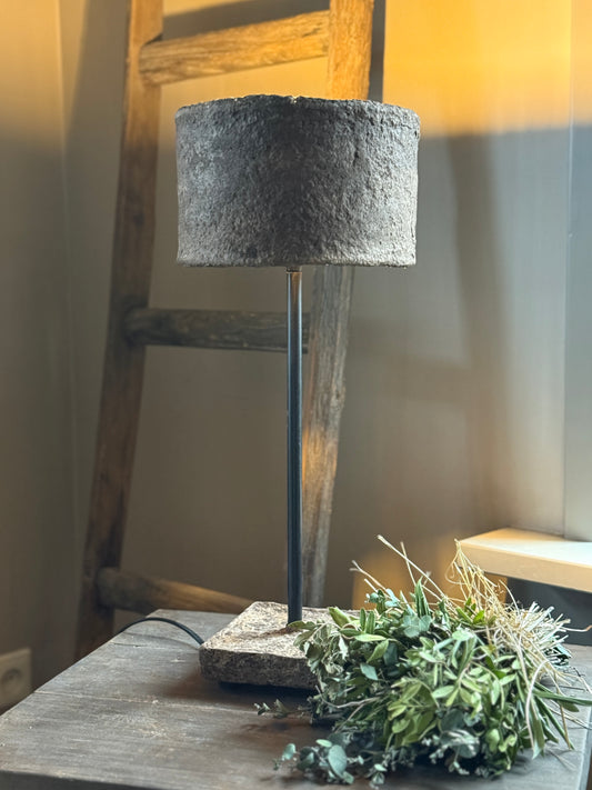 "Purna" table lamp with clay shade – (iron table)