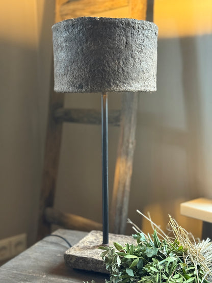 "Purna" table lamp with clay shade – (iron table)