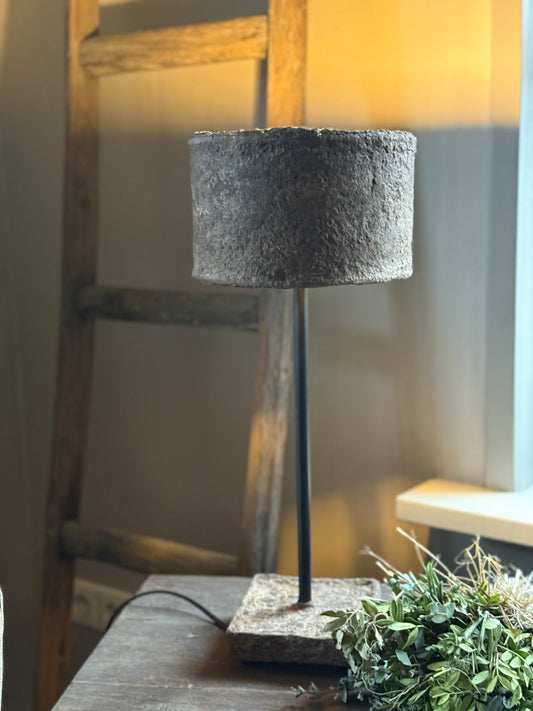 "Purna" table lamp with clay shade – (iron table)
