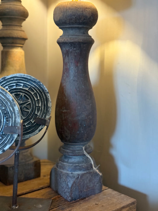 Old Baluster Lamp Aura Peeperkorn