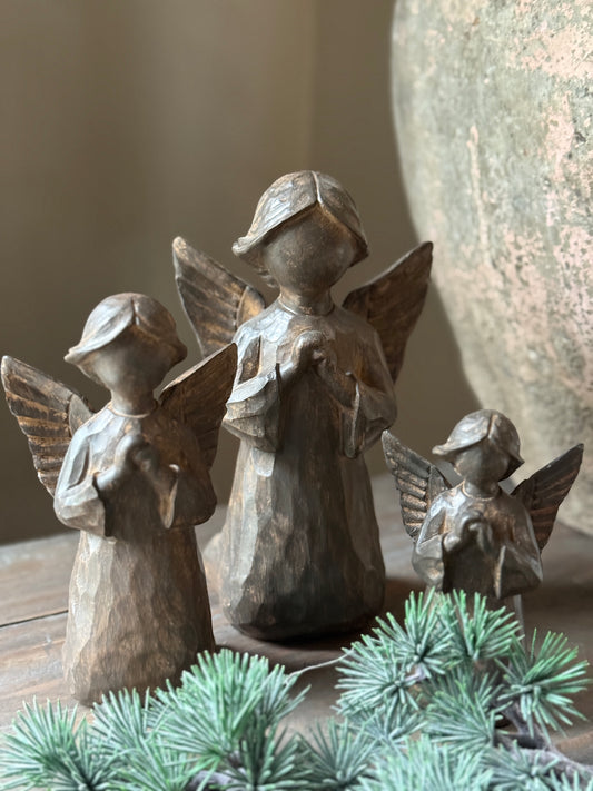 Kneeling angels – dark brown, available in 3 sizes