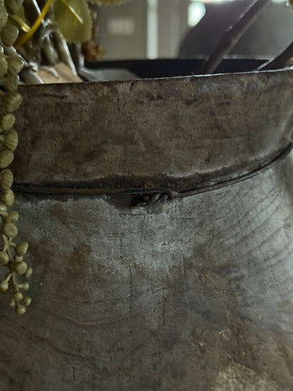 Old Nepalese pot (LH6)