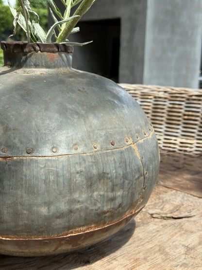 Oude Nagouri pot uit India