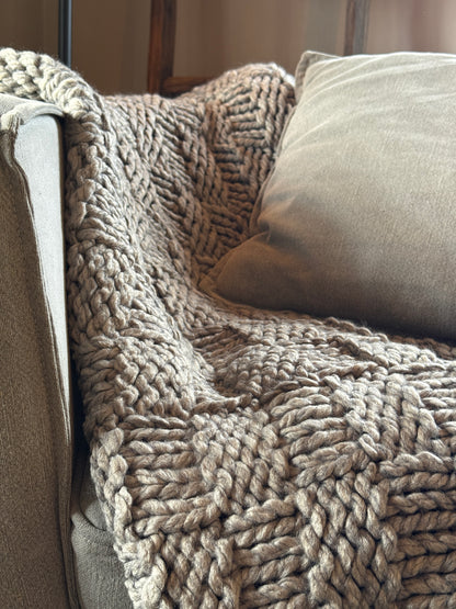 Grof gebreide plaid – 152x127 cm, zachtgrijs