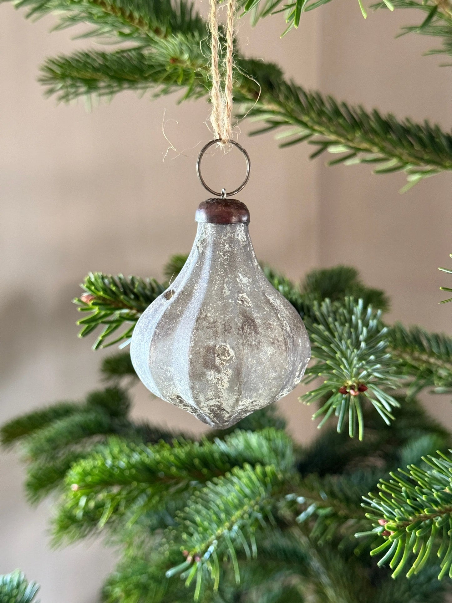 Kersthanger X-MAS Orna- oud zilver