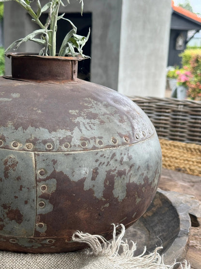 Oude Nagouri pot uit India- (LH2)