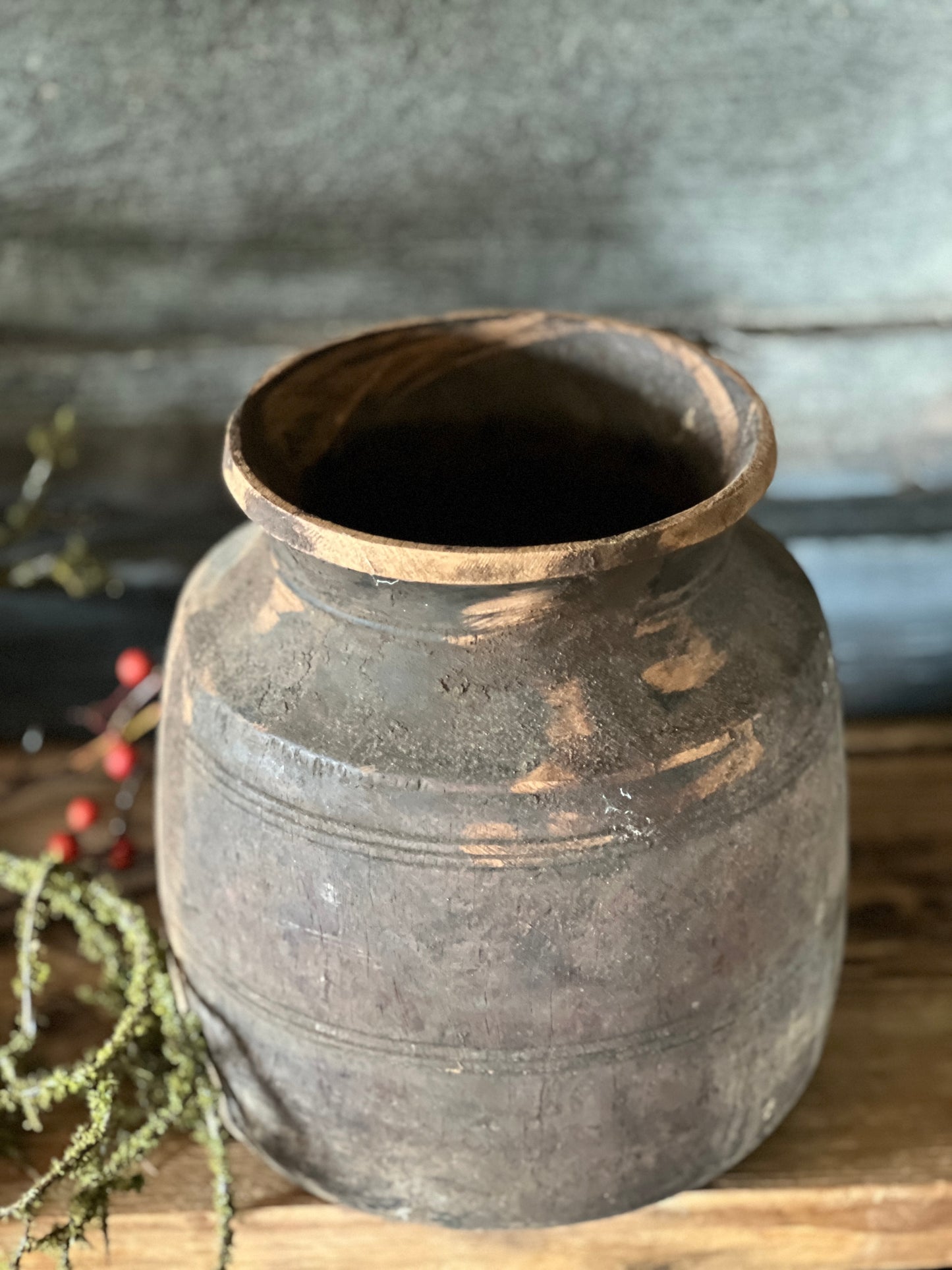 Old nepalese pot (7)