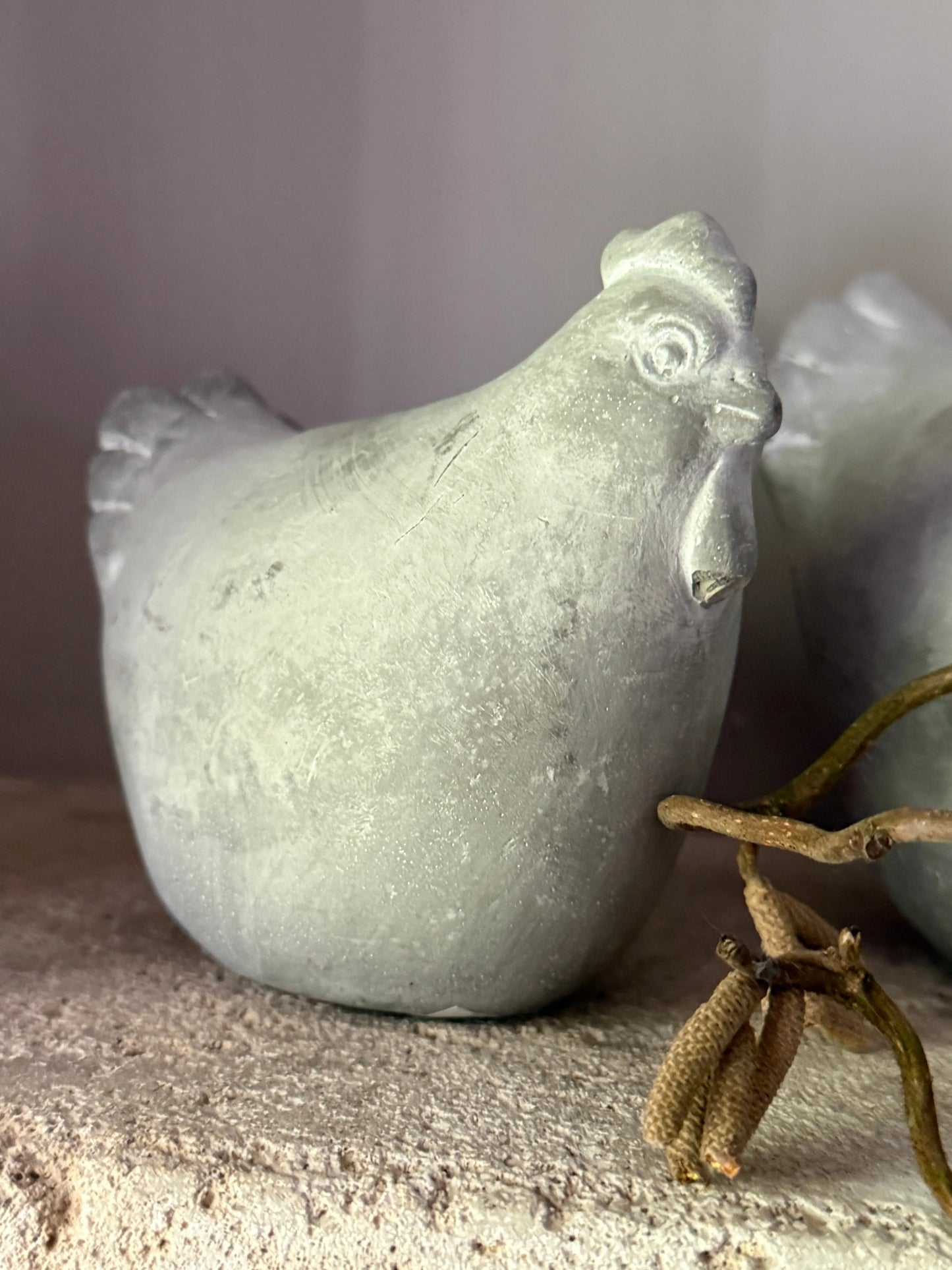 Betonhuhn &amp; Hahn – Grau