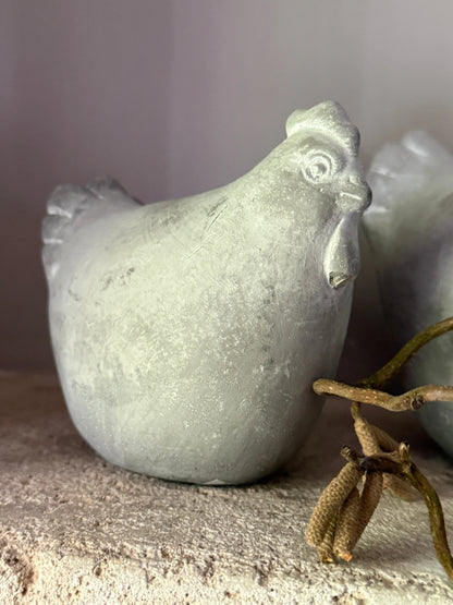 Betonhuhn &amp; Hahn – Grau