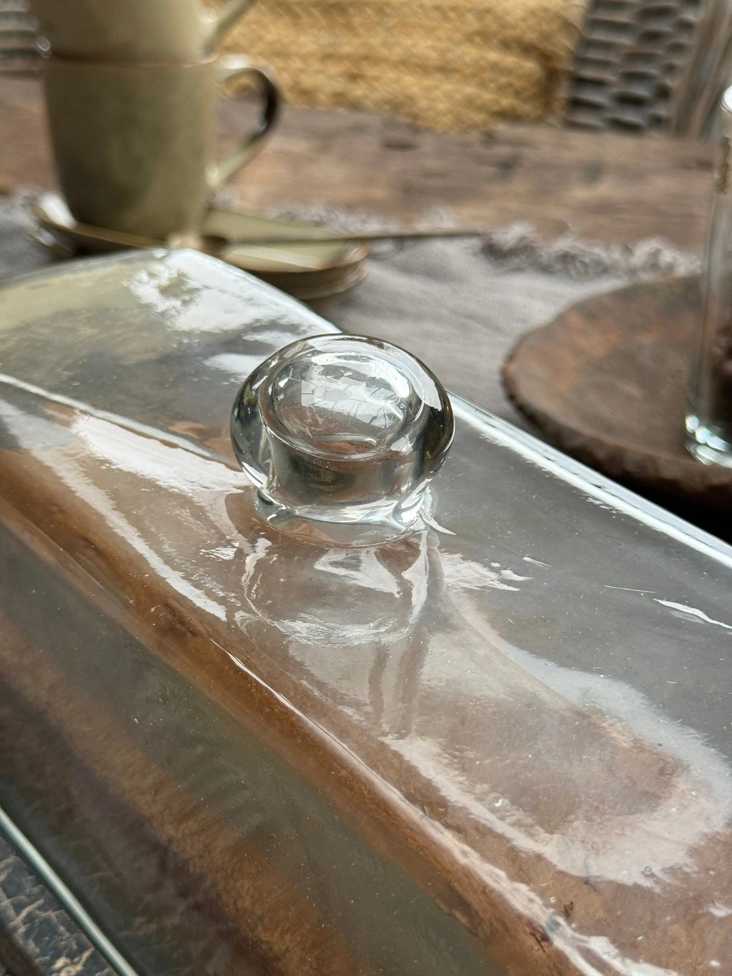 Glazen cakestolp met houten plateau – Be Uniq