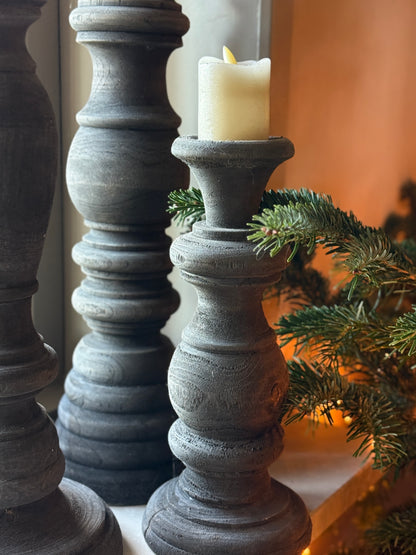 Kandelaar Baluster – Donkergrijs/Zwart Gedraaid Hout 30 cm.