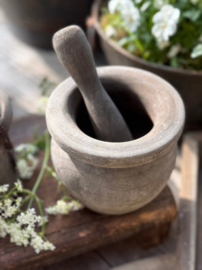Wooden Mortar and Pestle – Aura Peeperkorn