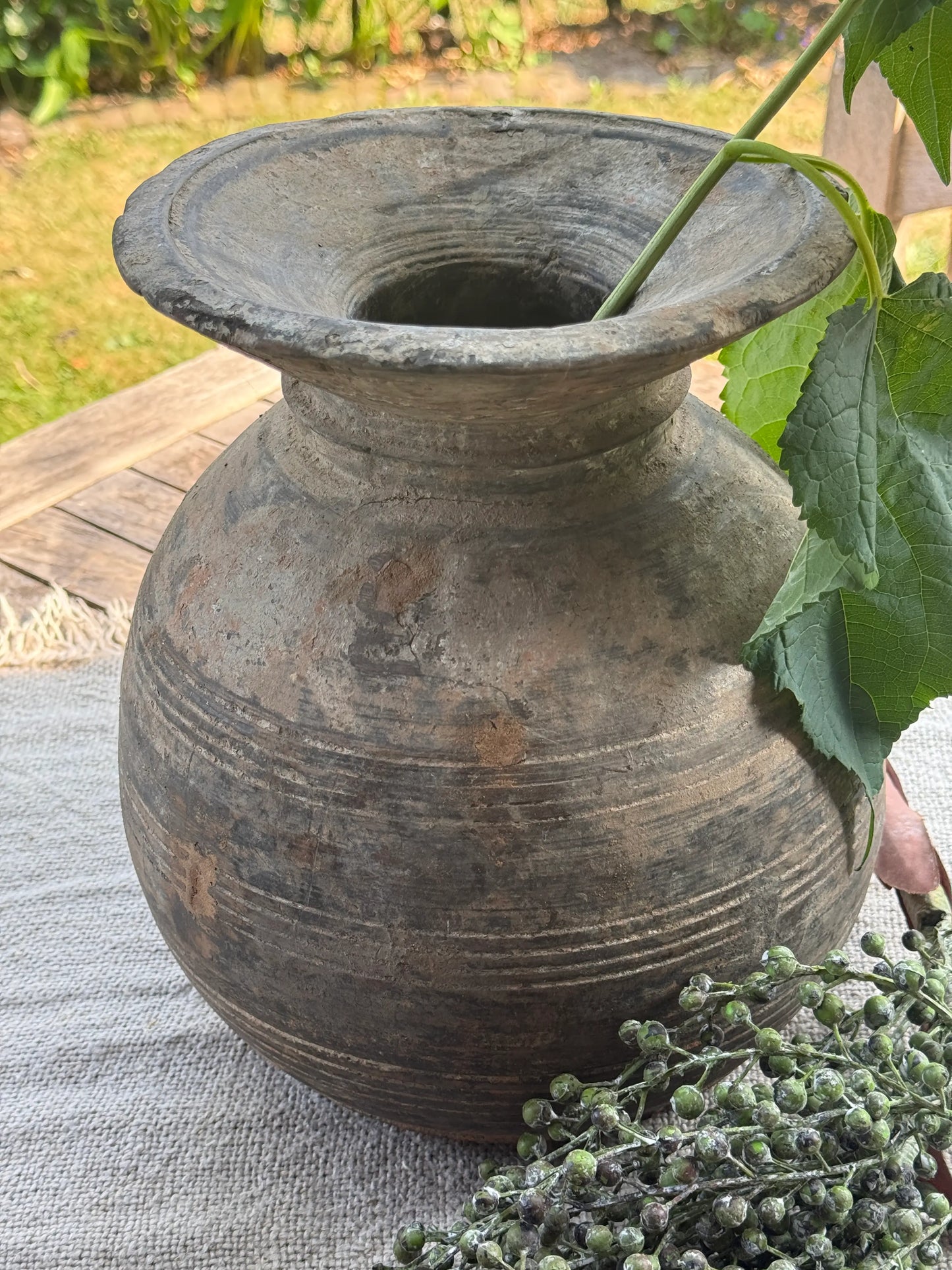 Nepalese bolle pot/vaas- Trapa Living- (LH04)