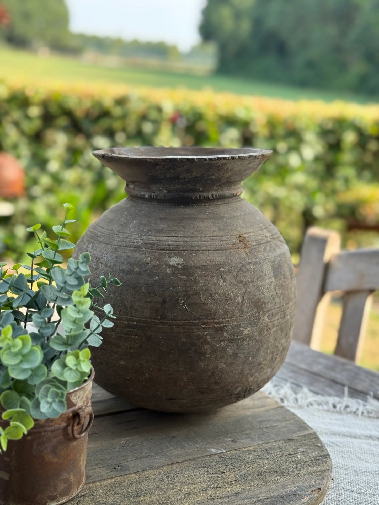 Nepalese pot/vaas- LH05)
