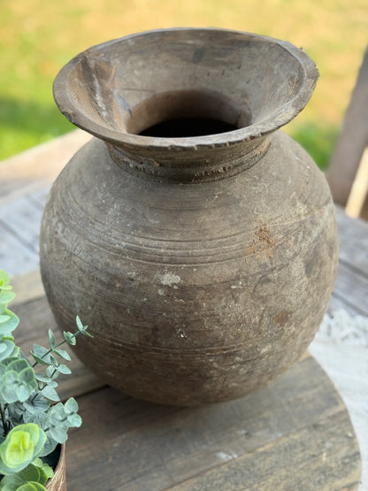 Nepalese pot/vaas- LH05)