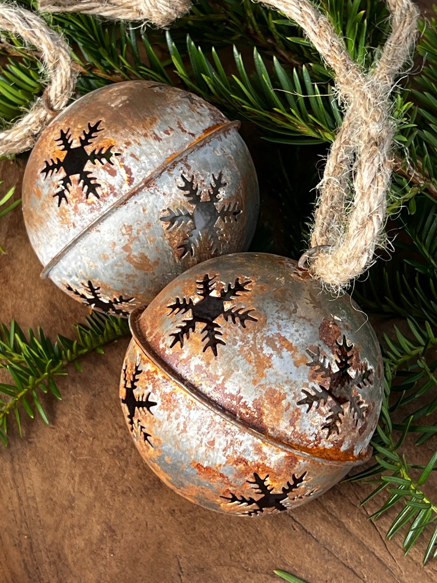Christmas bells round with star, available in L, M and S