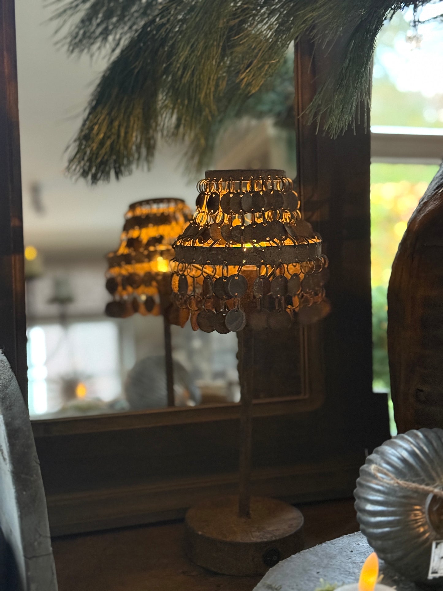 Rusty coin table lamp (061)