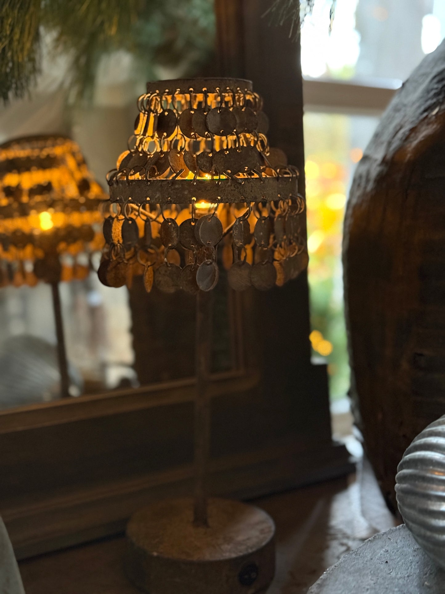 Rusty coin table lamp (061)