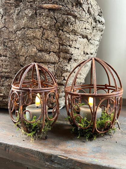 Rust Egg on foot, available in S and M