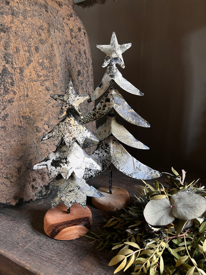 Metal Christmas tree, available in S and M