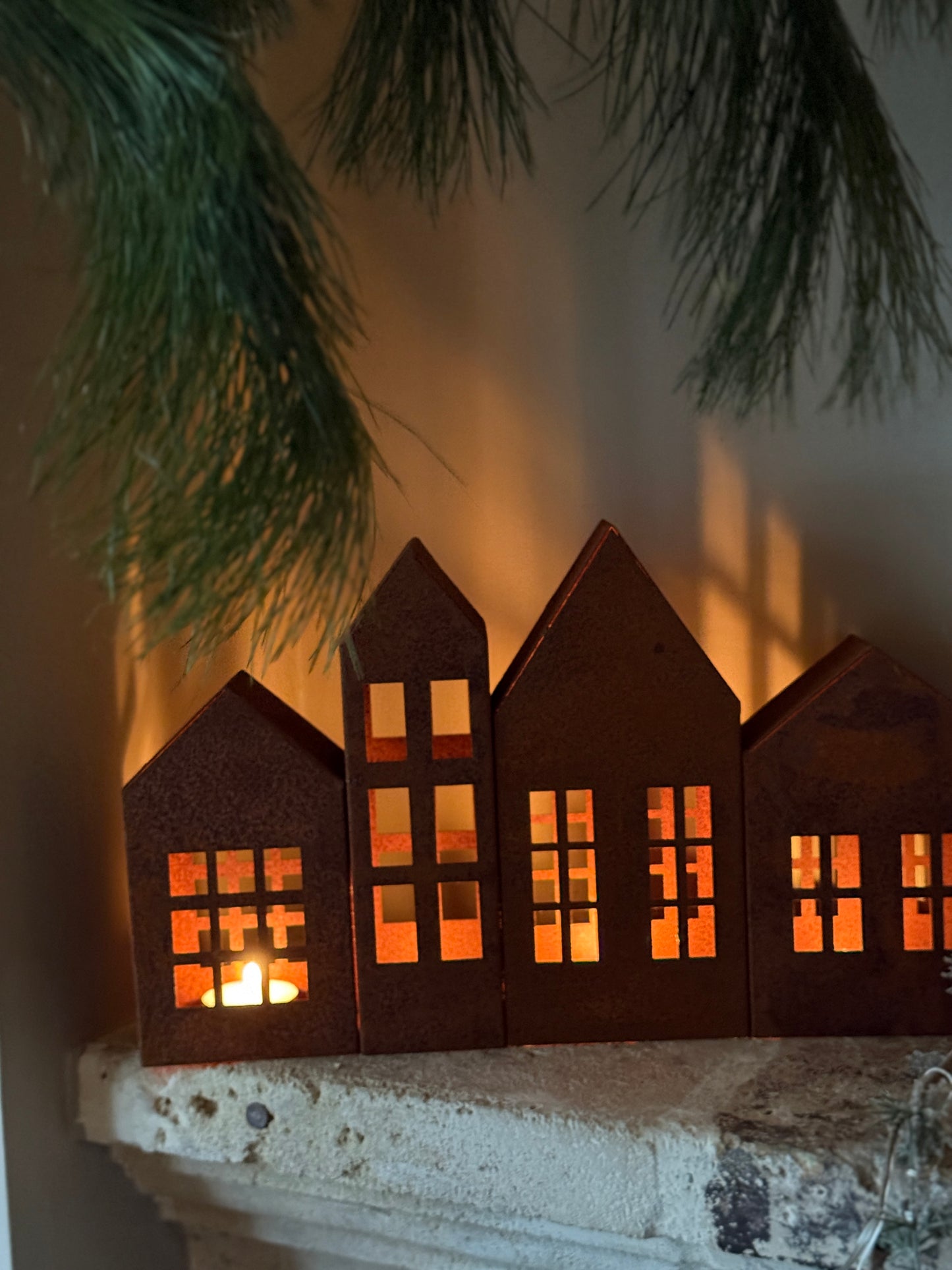 Row of 4 rusted Amsterdam houses