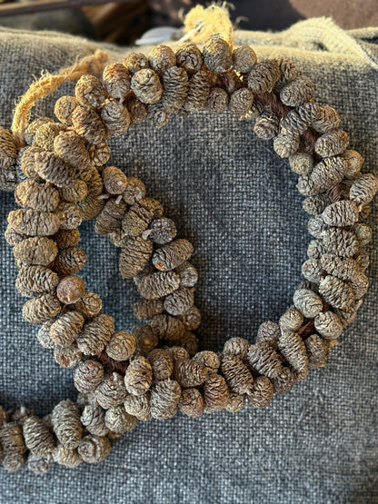 Fine Pine Cone Wreath – 20 cm
