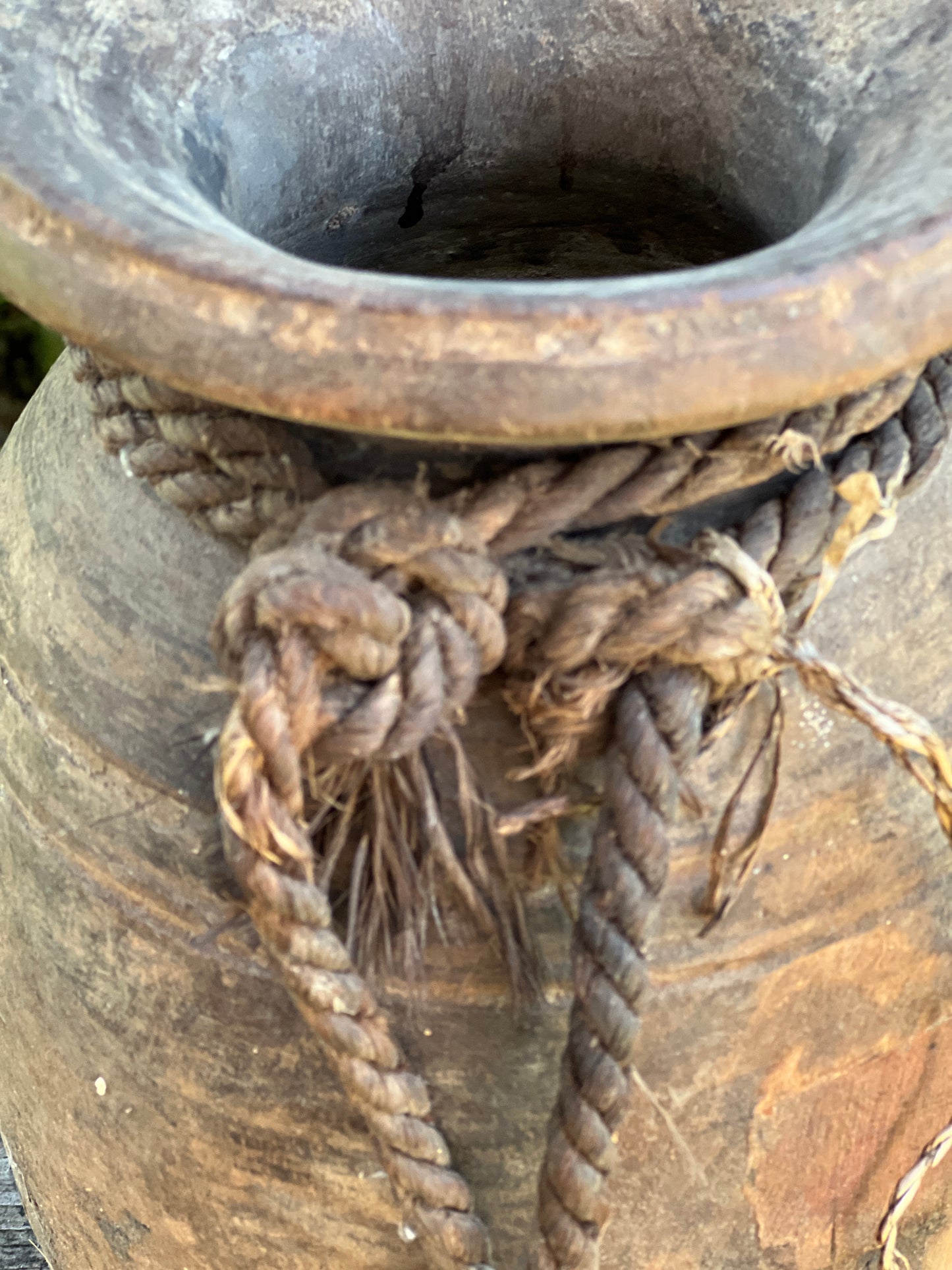 Old nepalese pot (6)