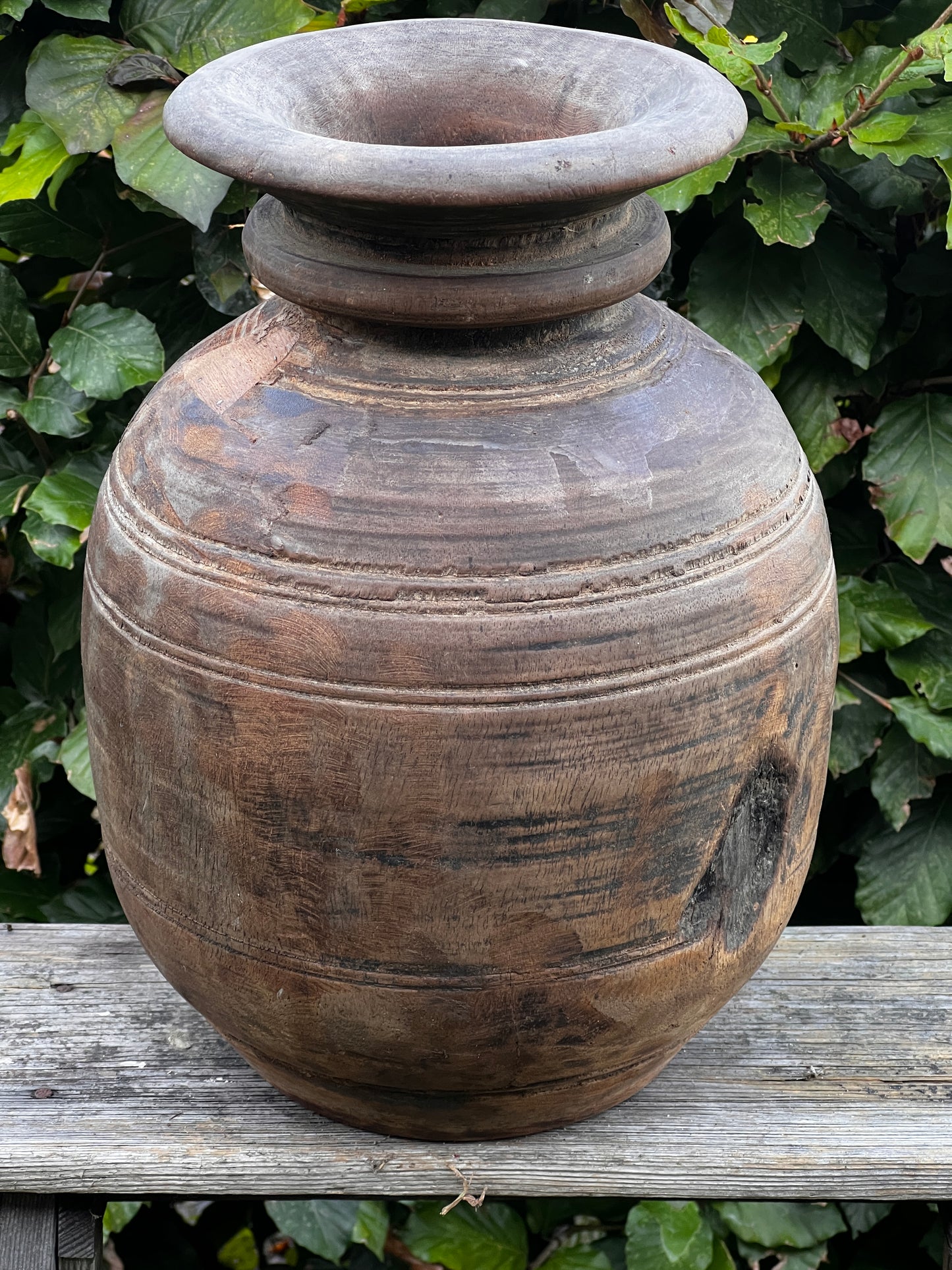Old convex Nepalese pot (13F)