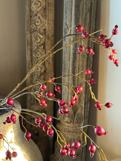 Kunst rozebotteltak – donkerrood- 115 cm.
