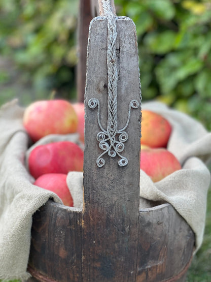 Old olive box with handle (02)