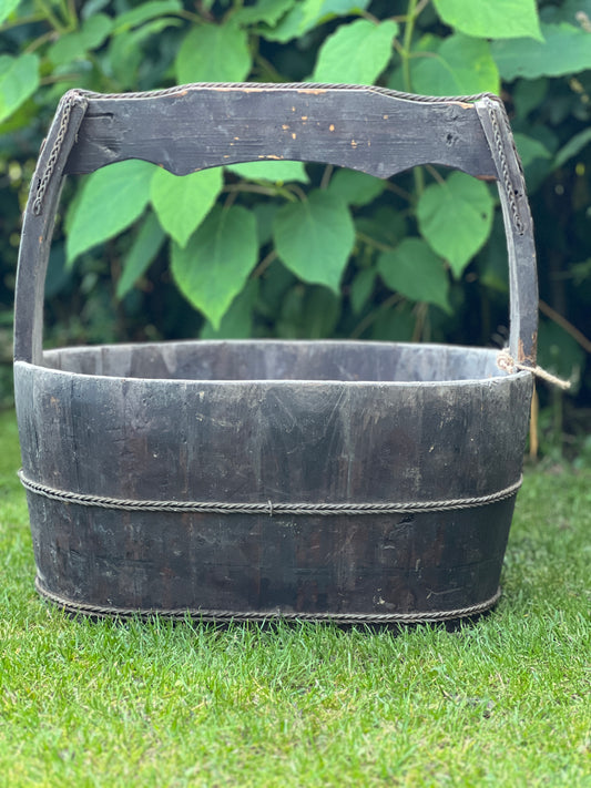 Old olive box with handle (01)