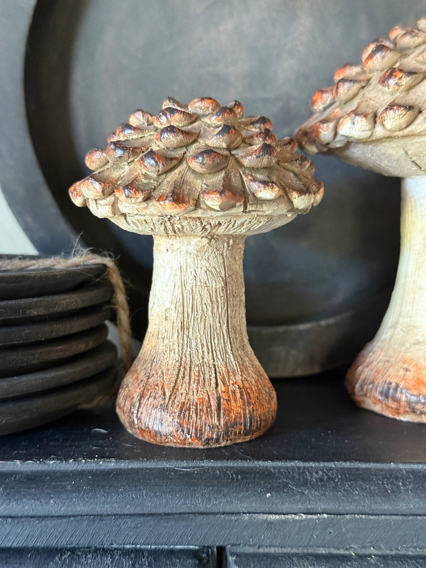 Paddenstoel van Polystone – Landelijke Herfstdecoratie- Verkrijgbaar in 2 maten