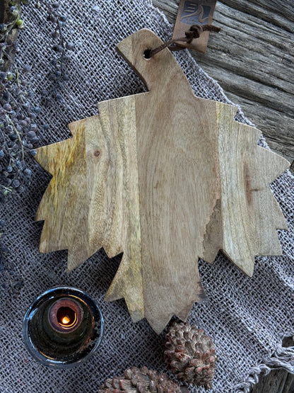 Hölzernes Serviertablett Herbstblatt