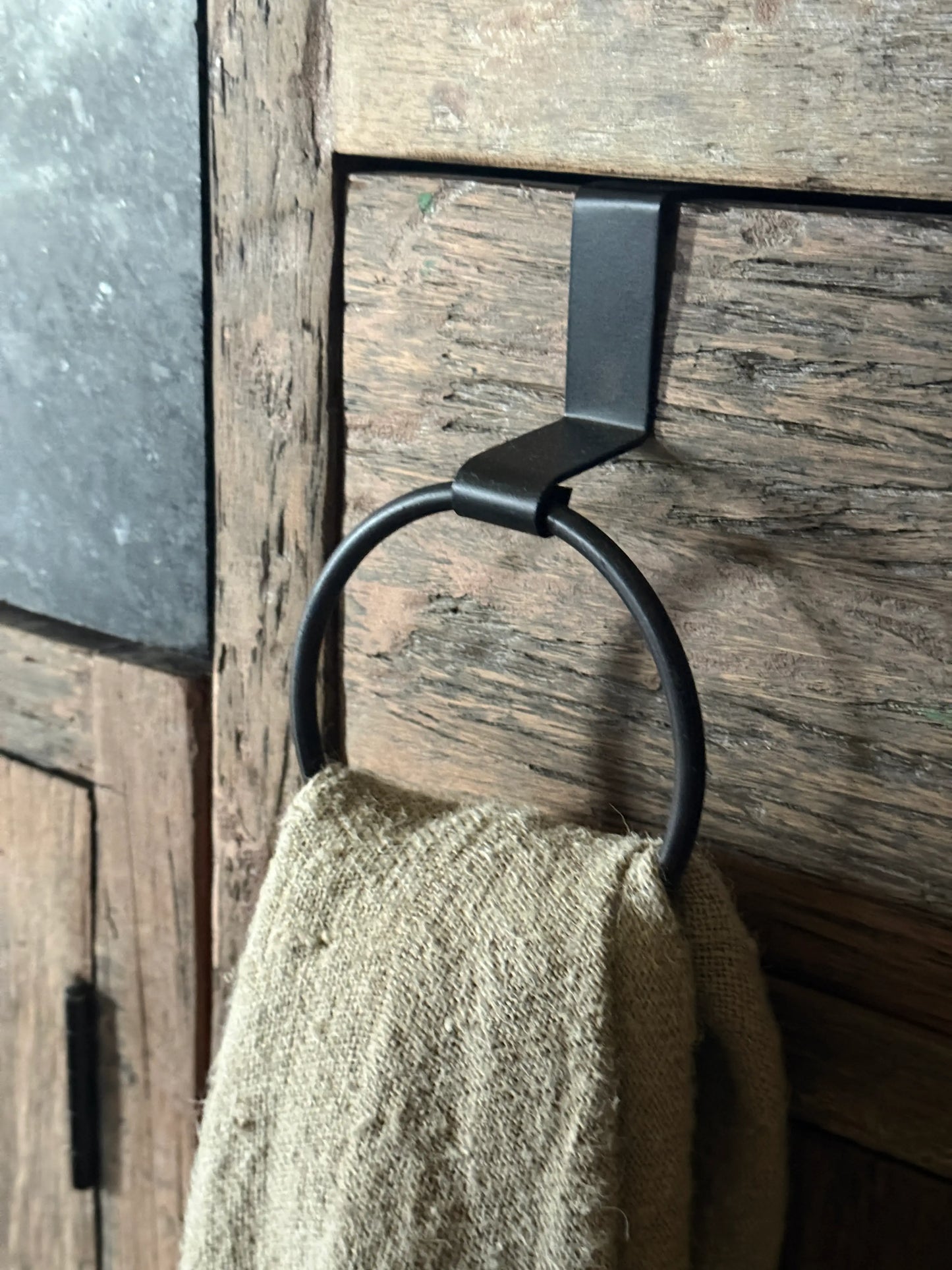 Handdoekring zwart – voor keukenkastje