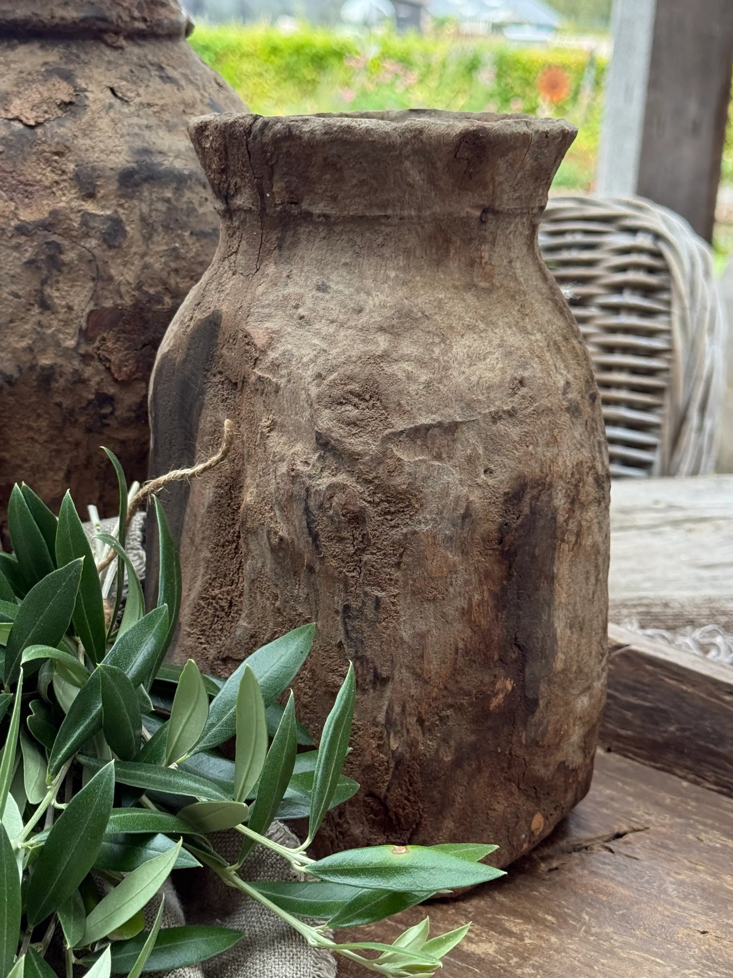 Nepalese pot (LHC2)