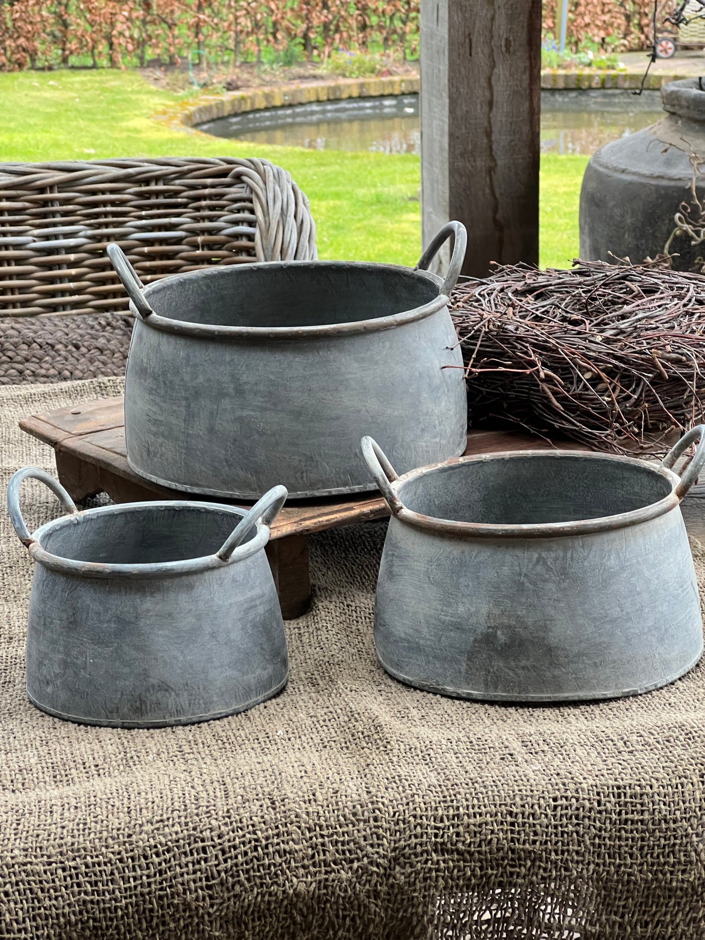 Metal pots, set of 3 pieces