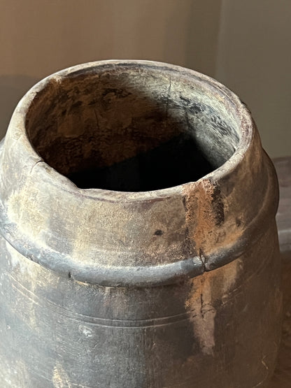 Oude nepalese pot met deksel (18)