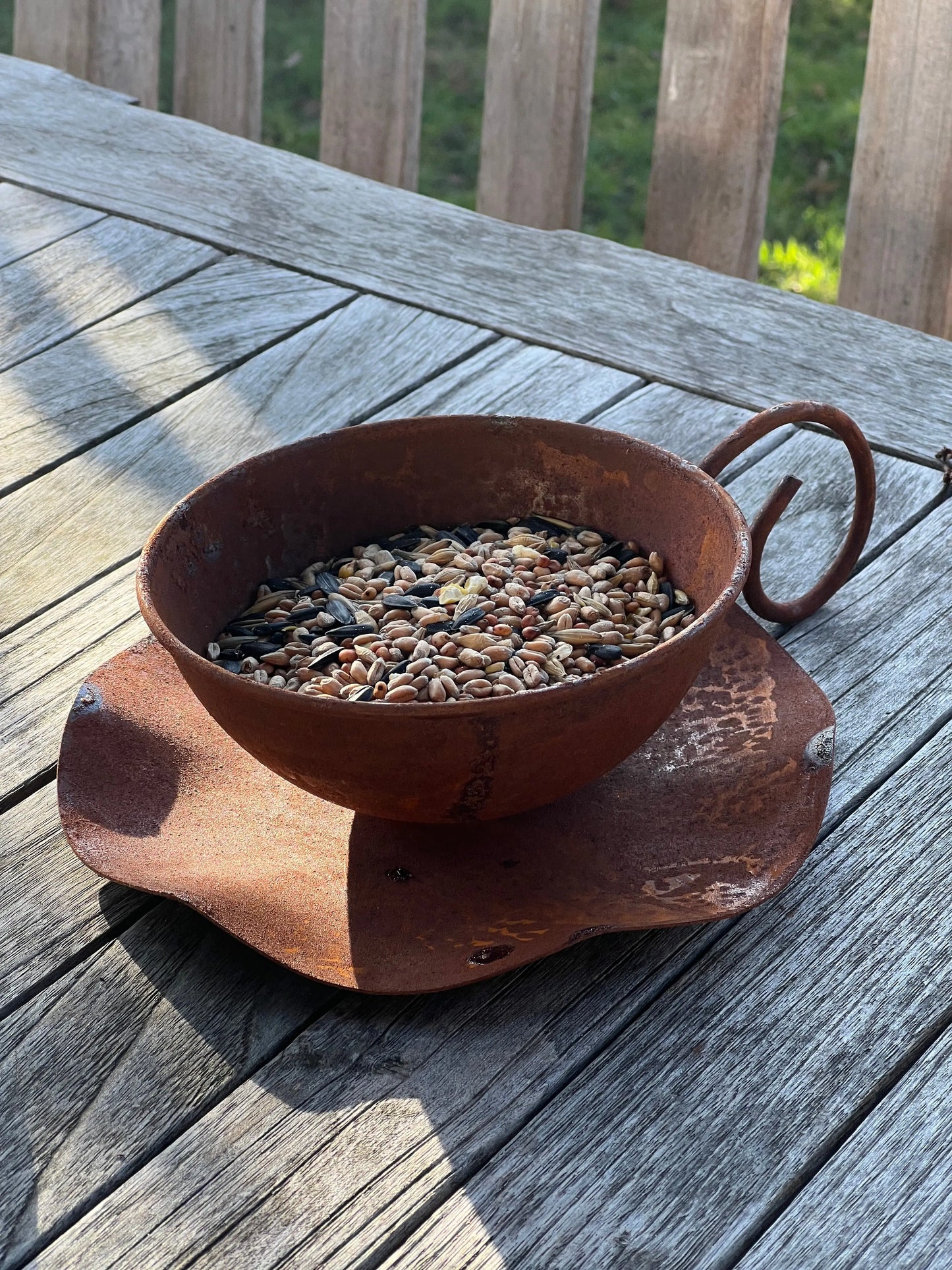 Cup and saucer - Set of 2 pieces - rusted metal