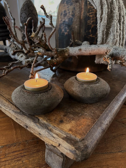 Wooden waxine holder