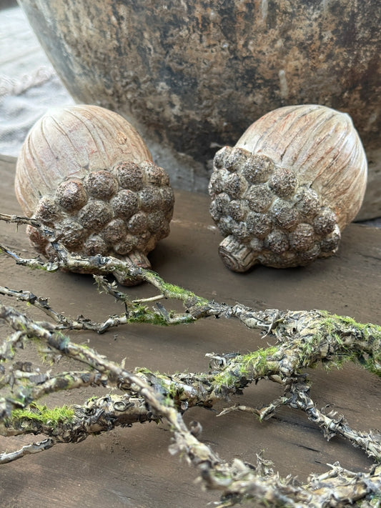 Polystone acorn