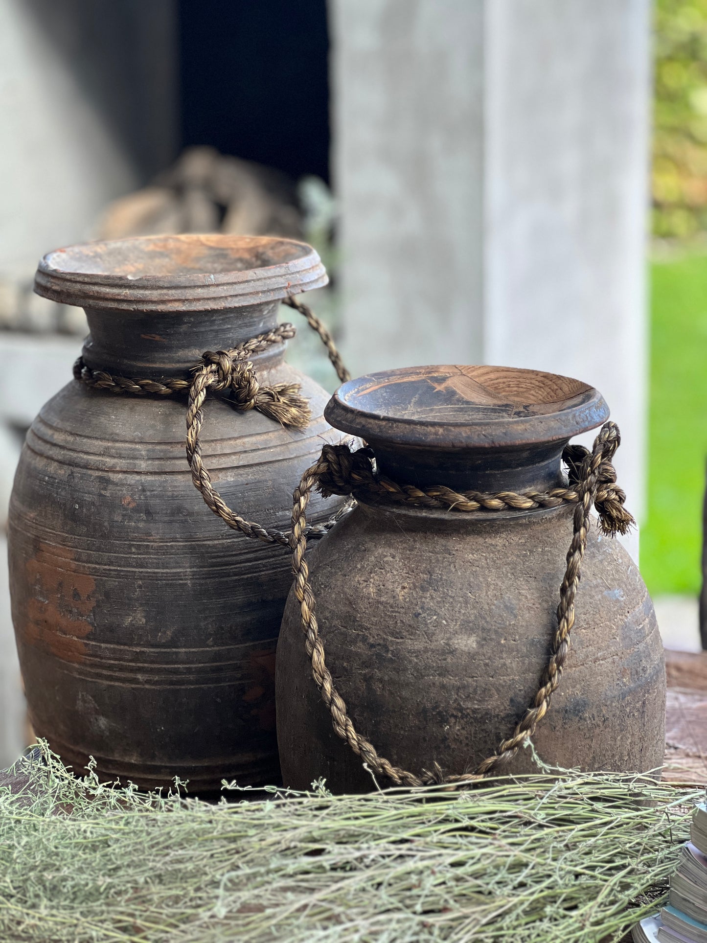 Nepalese pot (Rechter op de afbeelding)  (16)