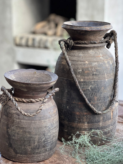 Nepalese pot rechter op de foto (17A)