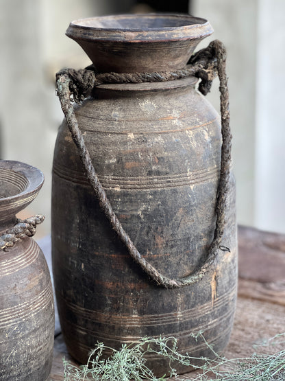 Nepalese pot rechter op de foto (17A)