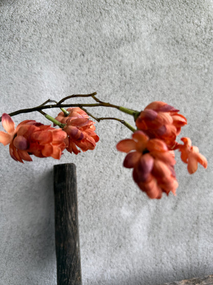 Kunsttak hopplant oranje – 95 cm