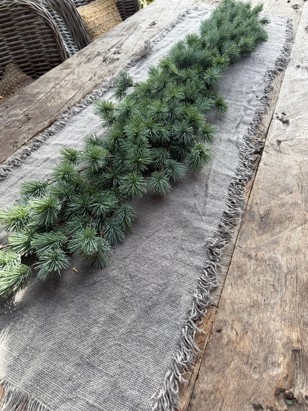 Larix tafelstuk Real Touch – 165 cm
